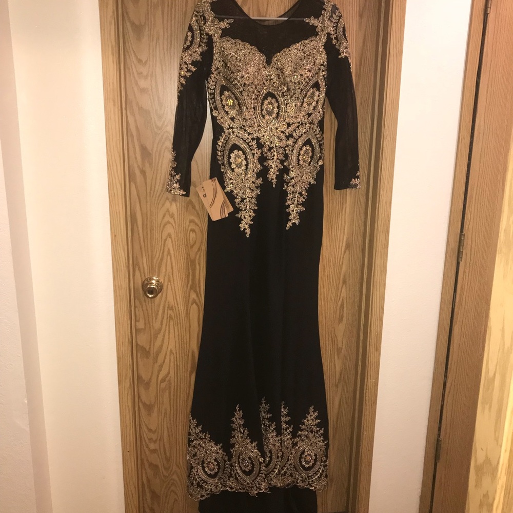 Gold & Black Formal Size 8 NWT